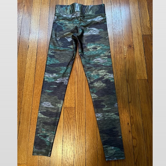 Terez Heathered Camouflage Green Pattern Leggings - Picture 4 of 6